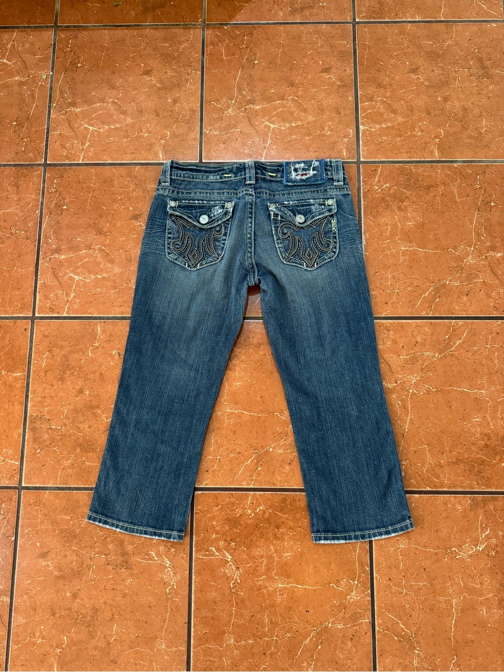 MEK Denim Hudson Capri Jeans Women’s Size 28 Distressed Embroidered